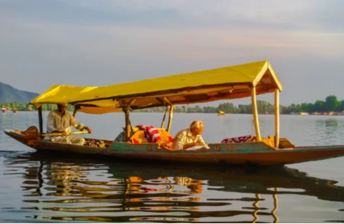 3 Nights / 4 Days Kashmir Tour